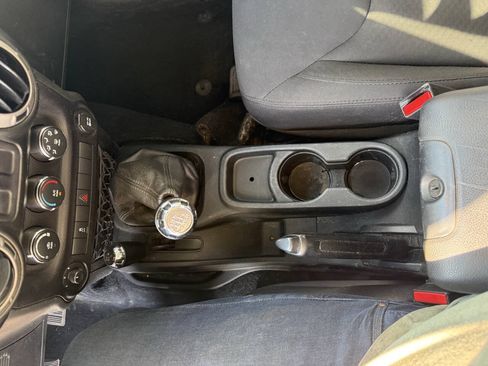 Used 2017 Jeep Wrangler Sport AWD/4WD image 19