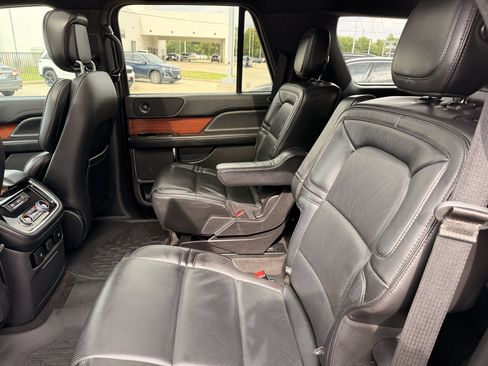 Used 2019 Lincoln Navigator Select RWD image 23
