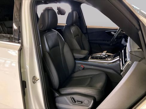 Used 2025 Audi Q7 3.0T Premium Plus AWD/4WD image 8
