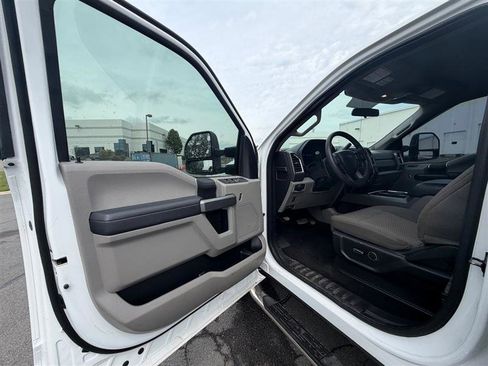 Used 2018 Ford F350 XLT w/ XLT Value Package AWD/4WD image 24