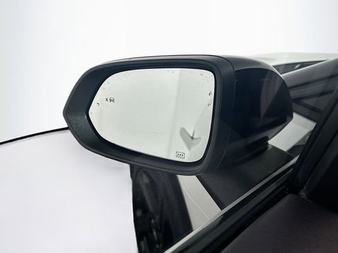 Used 2025 Chevrolet Equinox EV RS w/ Active Safety Package 3 AWD/4WD image 16