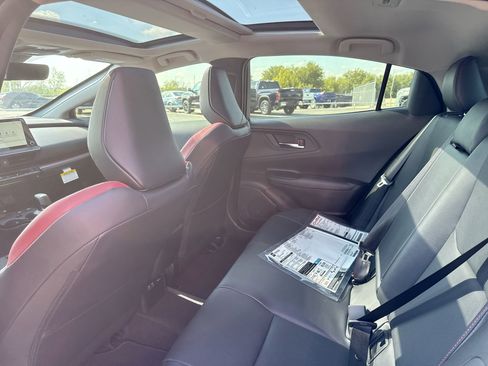 Certified 2025 Toyota Prius Plug-In Hybrid image 25