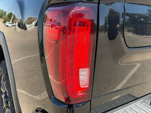 Used 2021 GMC Sierra 2500 Denali w/ Denali Black Diamond Edition AWD/4WD image 20