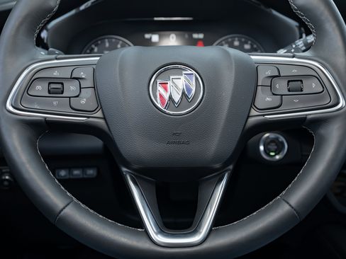 Used 2023 Buick Envision Avenir image 26