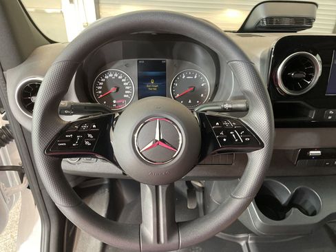 New 2025 Mercedes-Benz Sprinter 2500 image 10