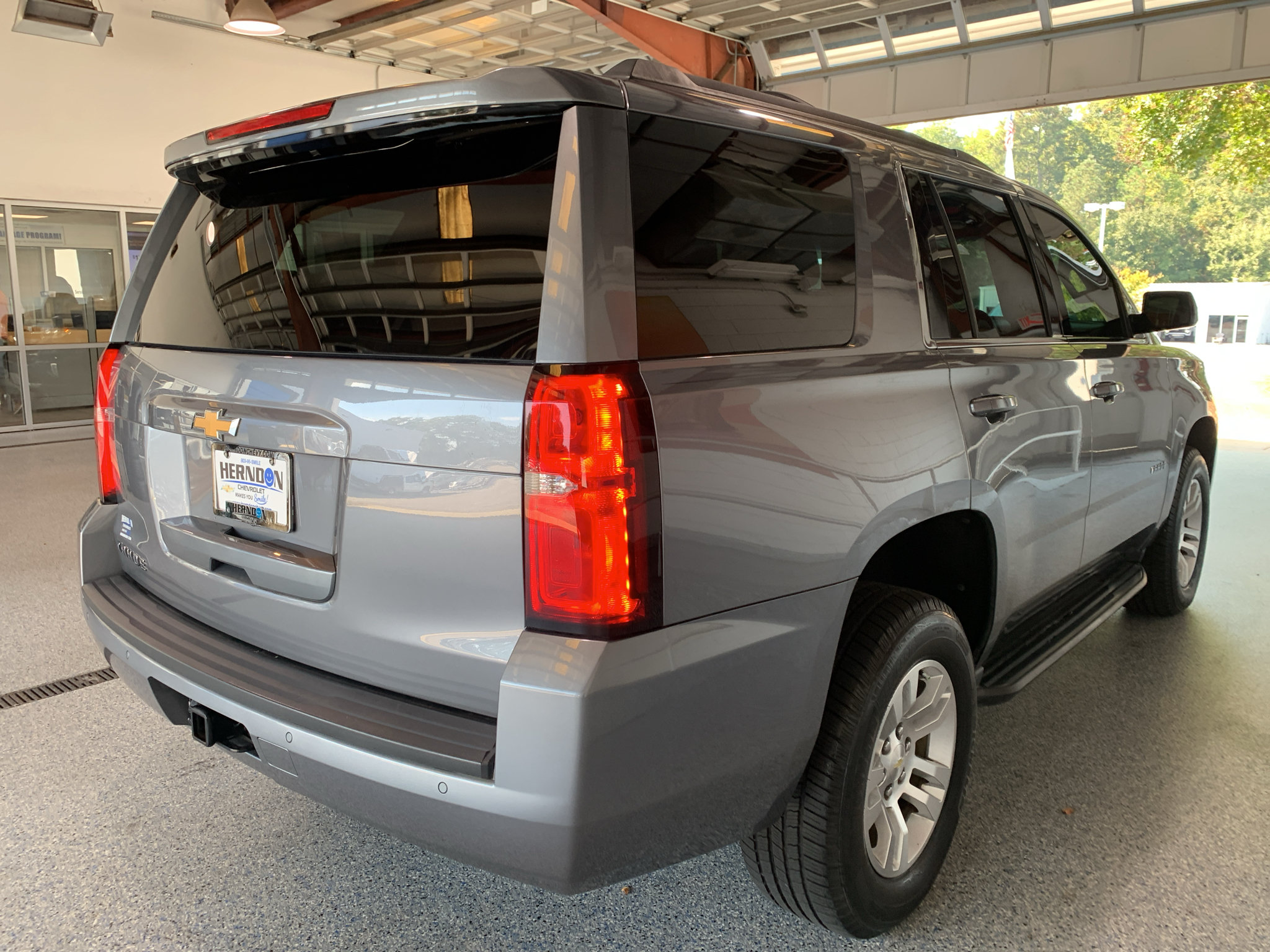 Used 2020 Chevrolet Tahoe LS AWD/4WD image 12