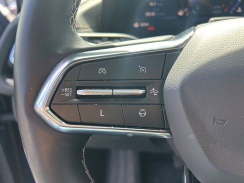 Used 2025 Chevrolet Traverse High Country image 25