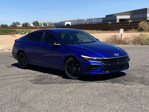 Certified 2026 Hyundai Elantra Sport FWD image 32