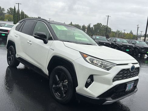 Used 2020 Toyota RAV4 XSE AWD/4WD image 4