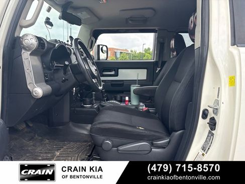 Used 2010 Toyota FJ Cruiser 4WD image 12