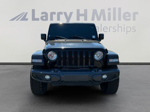 Used 2018 Jeep Wrangler Unlimited Sahara image 8