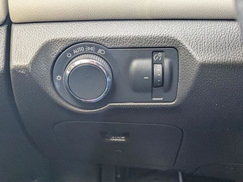 Used 2014 Chevrolet Cruze LS image 25