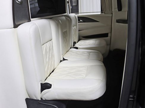 Used 2017 Cadillac Escalade ESV Luxury image 30