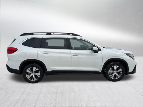 Used 2025 Subaru Ascent Premium image 8