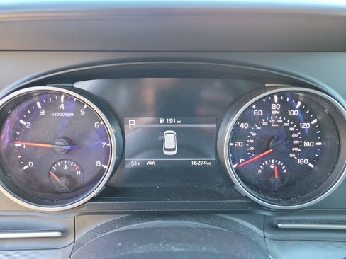 Used 2023 Kia Carnival LX image 18