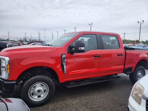 Used 2023 Ford F250 XL w/ 360-Degree Camera Package AWD/4WD image 2