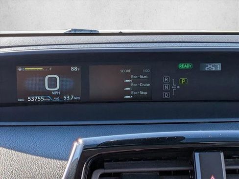 Used 2022 Toyota Prius LE image 11