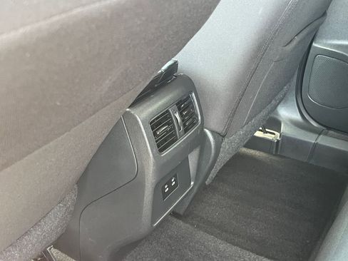 Used 2025 Nissan Rogue SV FWD image 24
