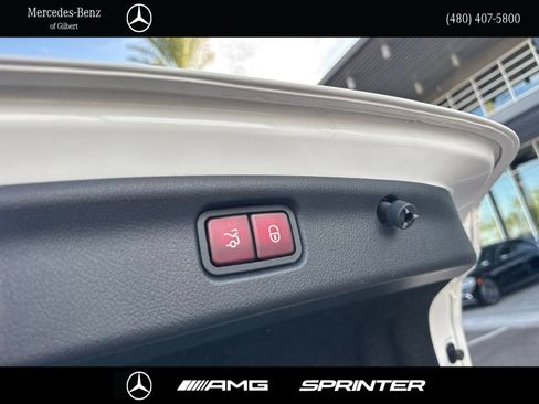 Used 2023 Mercedes-Benz C 300 Sedan image 9