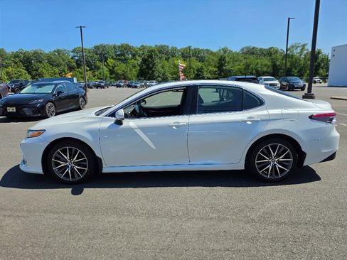 Used 2023 Toyota Camry XLE w/ Cold Weather Package AWD/4WD image 4