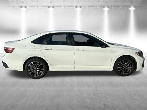 Used 2024 Volkswagen Jetta Sport FWD image 7