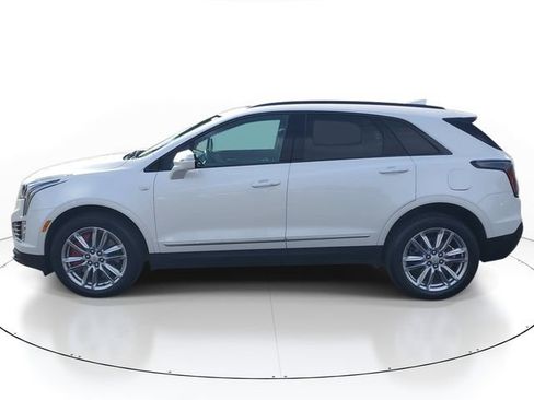 Certified 2024 Cadillac XT5 Sportv w/ LPO, Floor Liner Package AWD/4WD image 2