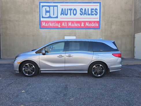 Used 2023 Honda Odyssey Elite image 4
