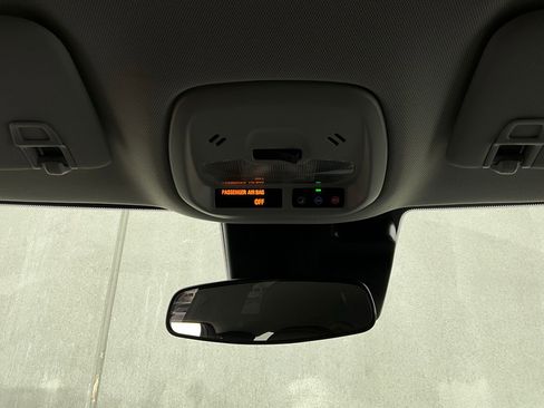 Used 2025 Chevrolet Trax LT image 15