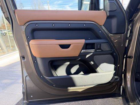 Used 2020 Land Rover Defender 110 X image 11