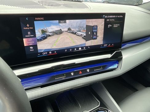 Certified 2025 BMW i5 xDrive40 w/ M Sport Package AWD/4WD image 16