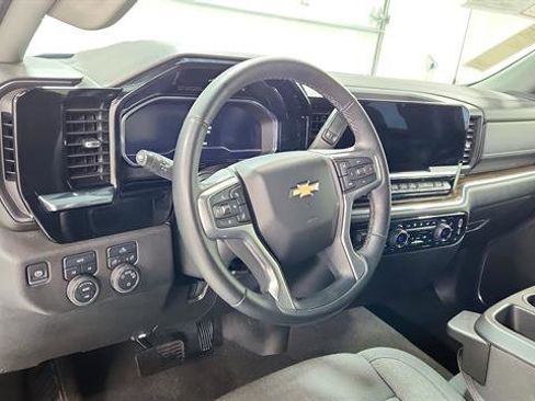 Used 2025 Chevrolet Silverado 1500 LT image 17