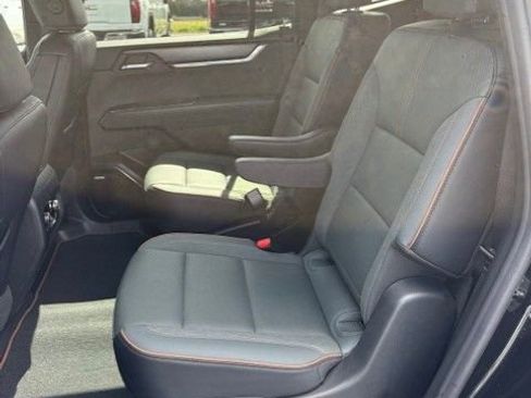 Used 2024 GMC Acadia AT4 w/ Luxury Package AWD/4WD image 17