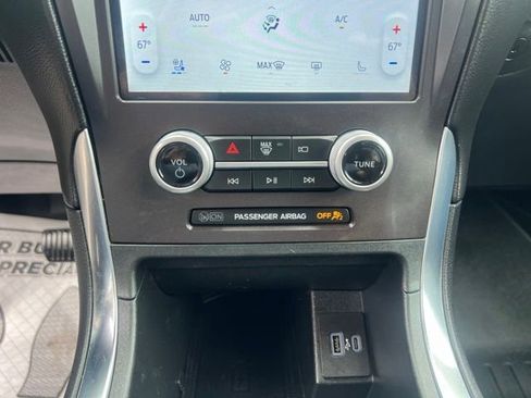Used 2021 Ford Edge Titanium w/ Equipment Group 301A AWD/4WD image 32