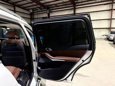 Used 2020 BMW X7 xDrive40i w/ Premium Package AWD/4WD image 20