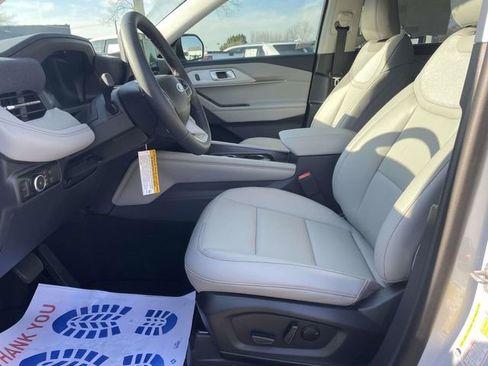 New 2026 Ford Explorer Active w/ Active Comfort Package image 17