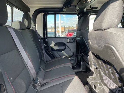 Used 2022 Jeep Gladiator Rubicon w/ Cold Weather Group AWD/4WD image 12