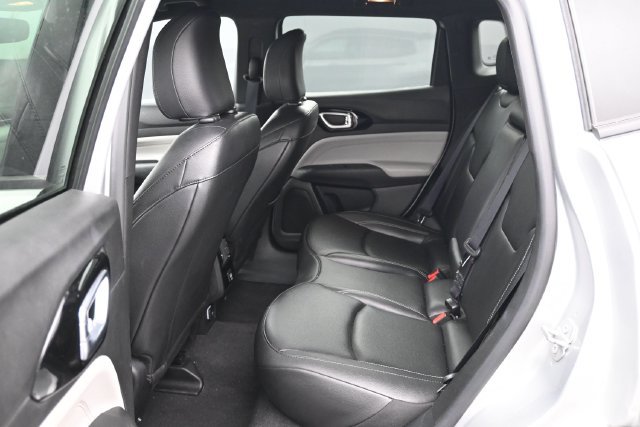 Used 2025 Jeep Compass Limited AWD/4WD image 6