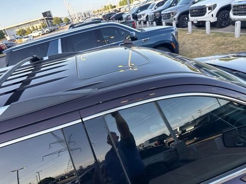 Used 2020 Chevrolet Suburban Premier w/ Premier Plus Edition RWD image 3