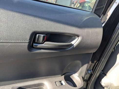 Used 2024 Toyota Corolla Cross LE image 25