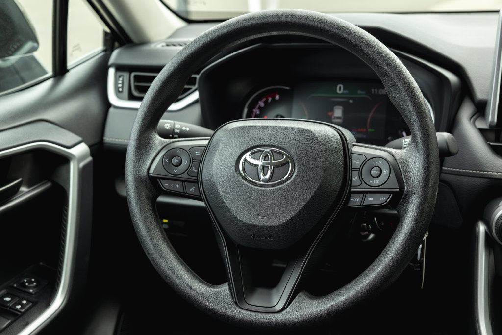 Certified 2025 Toyota RAV4 LE FWD image 26