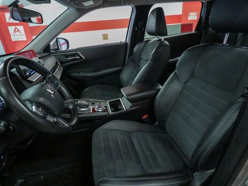 Used 2024 Mitsubishi Outlander SE image 11