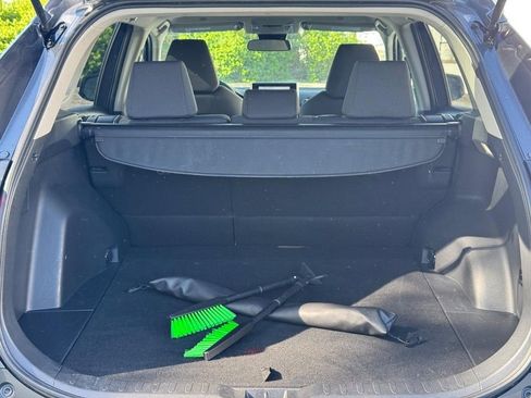 Used 2025 Toyota RAV4 XLE AWD/4WD image 7