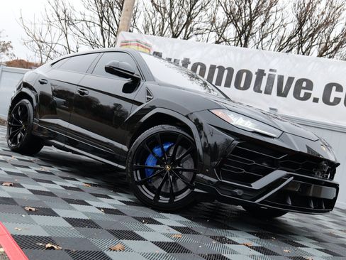 Used 2021 Lamborghini Urus image 1