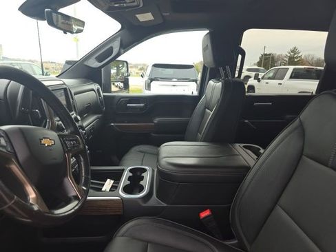 Used 2023 Chevrolet Silverado 3500 High Country w/ Z71 Off-Road Package image 17