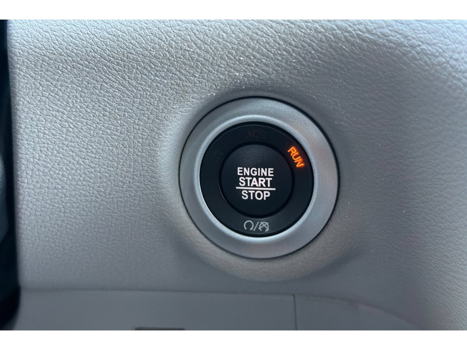Used 2023 Chrysler Pacifica Touring-L FWD image 25