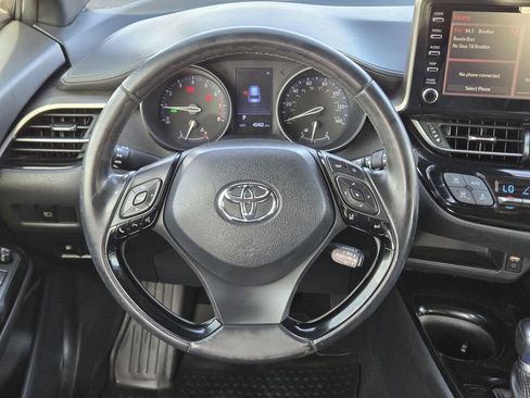 Used 2019 Toyota C-HR XLE image 16