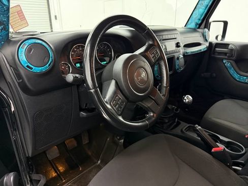 Used 2016 Jeep Wrangler Unlimited Sport AWD/4WD image 9