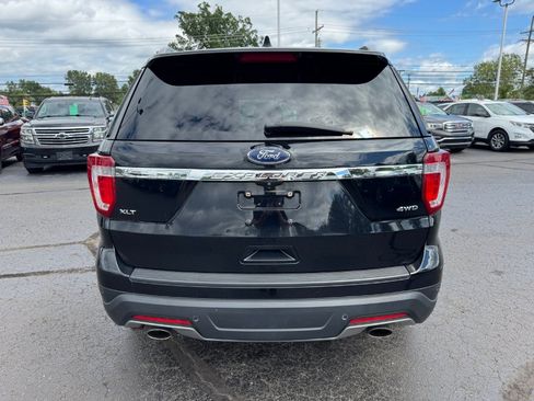 Used 2018 Ford Explorer XLT AWD/4WD image 4