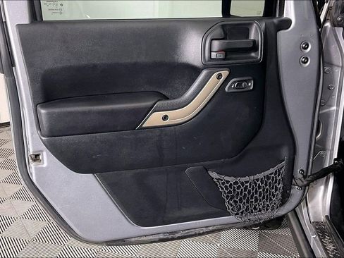 Used 2016 Jeep Wrangler Unlimited Sahara AWD/4WD image 22