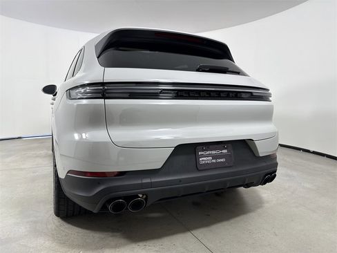 Certified 2025 Porsche Cayenne E-Hybrid image 20